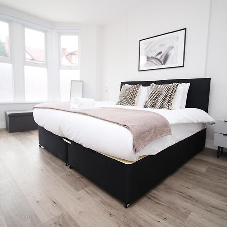 Large 5 Bedroom House - Harlequin Gardens By Ty Sa Cardiff Esterno foto