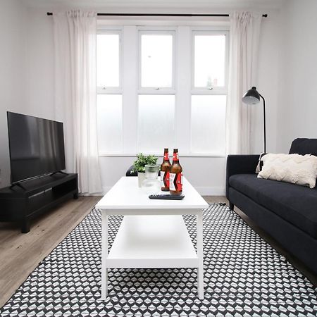 Large 5 Bedroom House - Harlequin Gardens By Ty Sa Cardiff Esterno foto