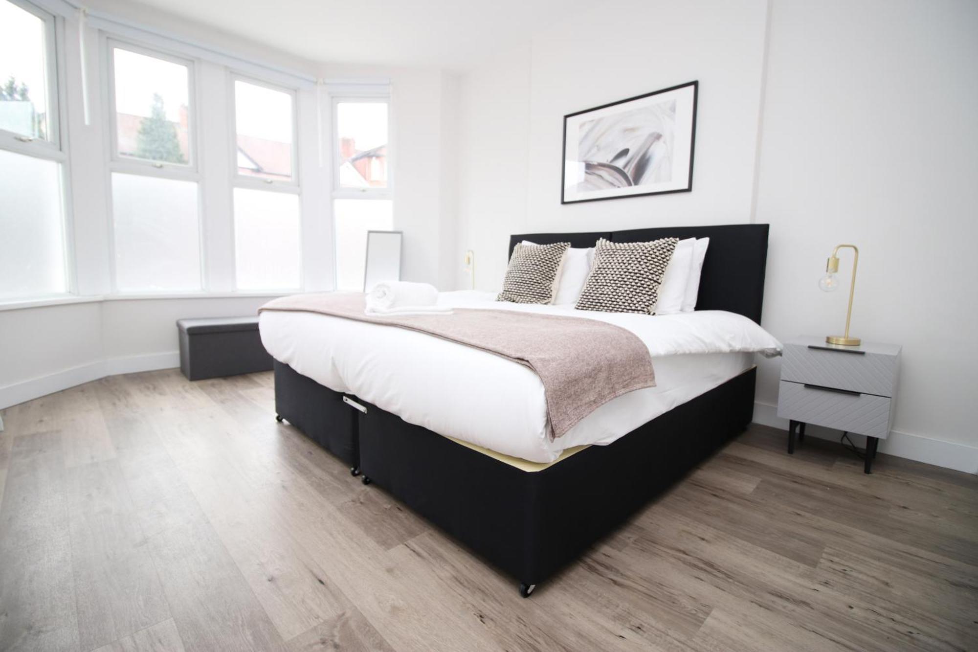 Large 5 Bedroom House - Harlequin Gardens By Ty Sa Cardiff Esterno foto