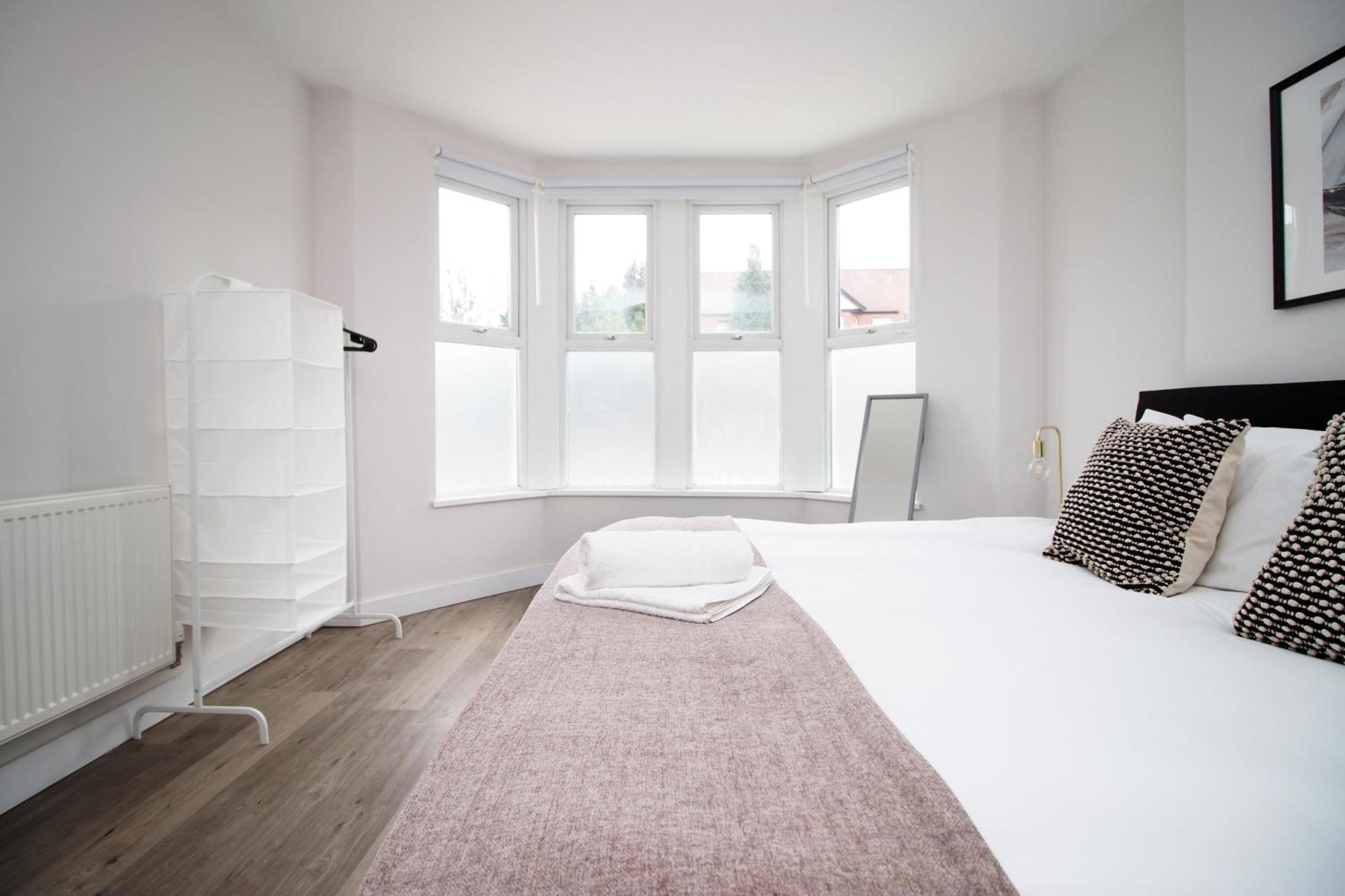 Large 5 Bedroom House - Harlequin Gardens By Ty Sa Cardiff Esterno foto