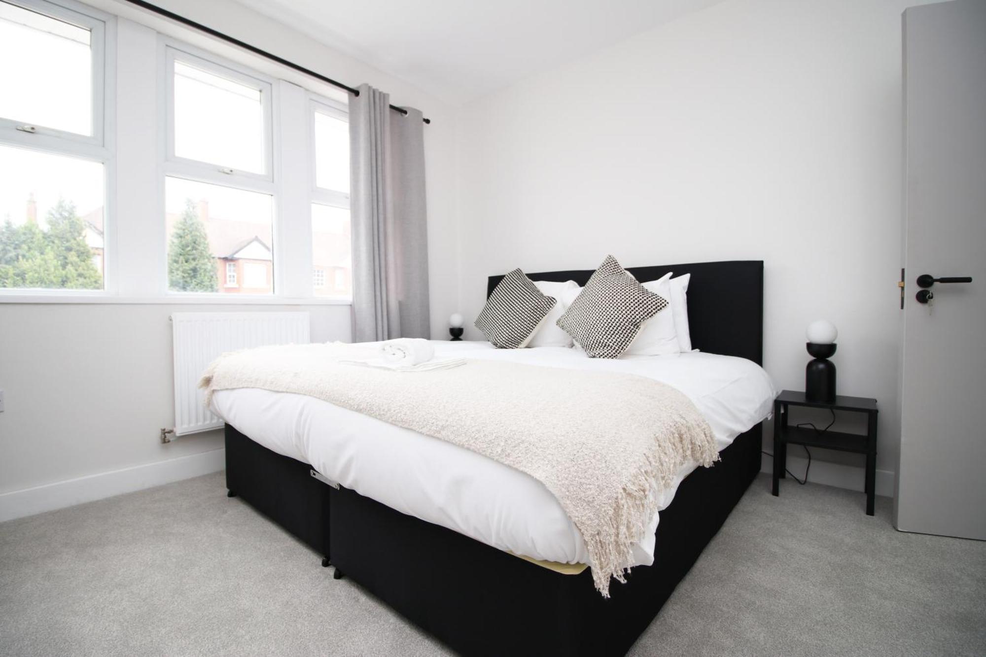 Large 5 Bedroom House - Harlequin Gardens By Ty Sa Cardiff Esterno foto
